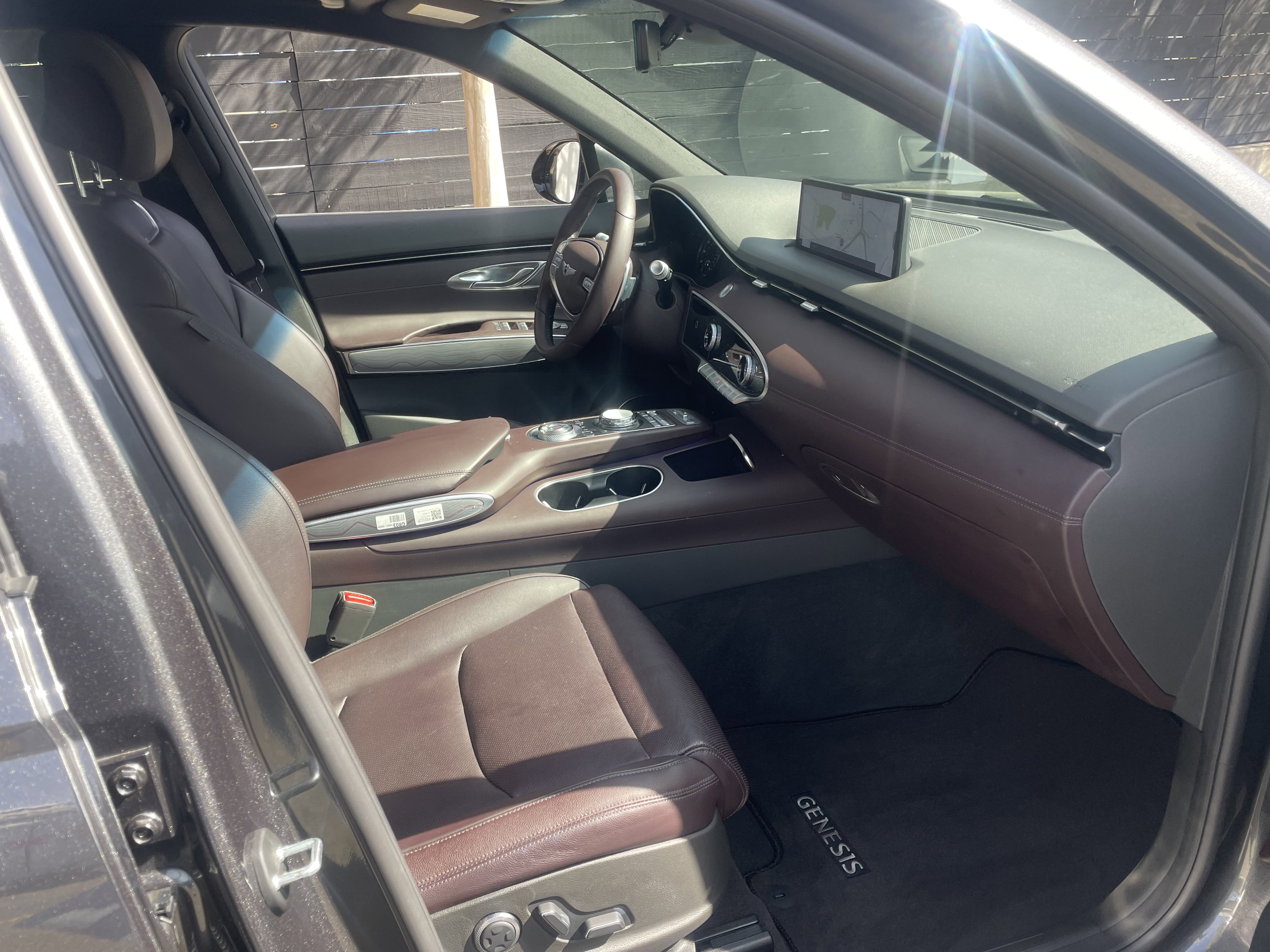 Used 2022 Genesis GV70 2.5T w/ Advanced Package image 6