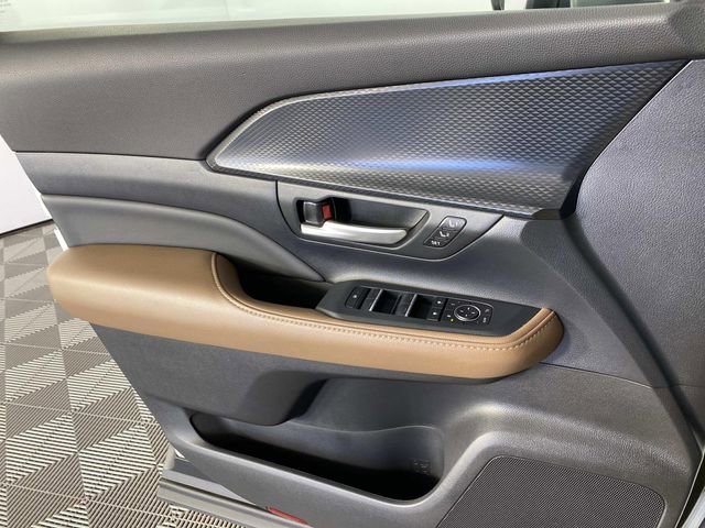 Used 2025 Toyota Grand Highlander AWD Hybrid image 26
