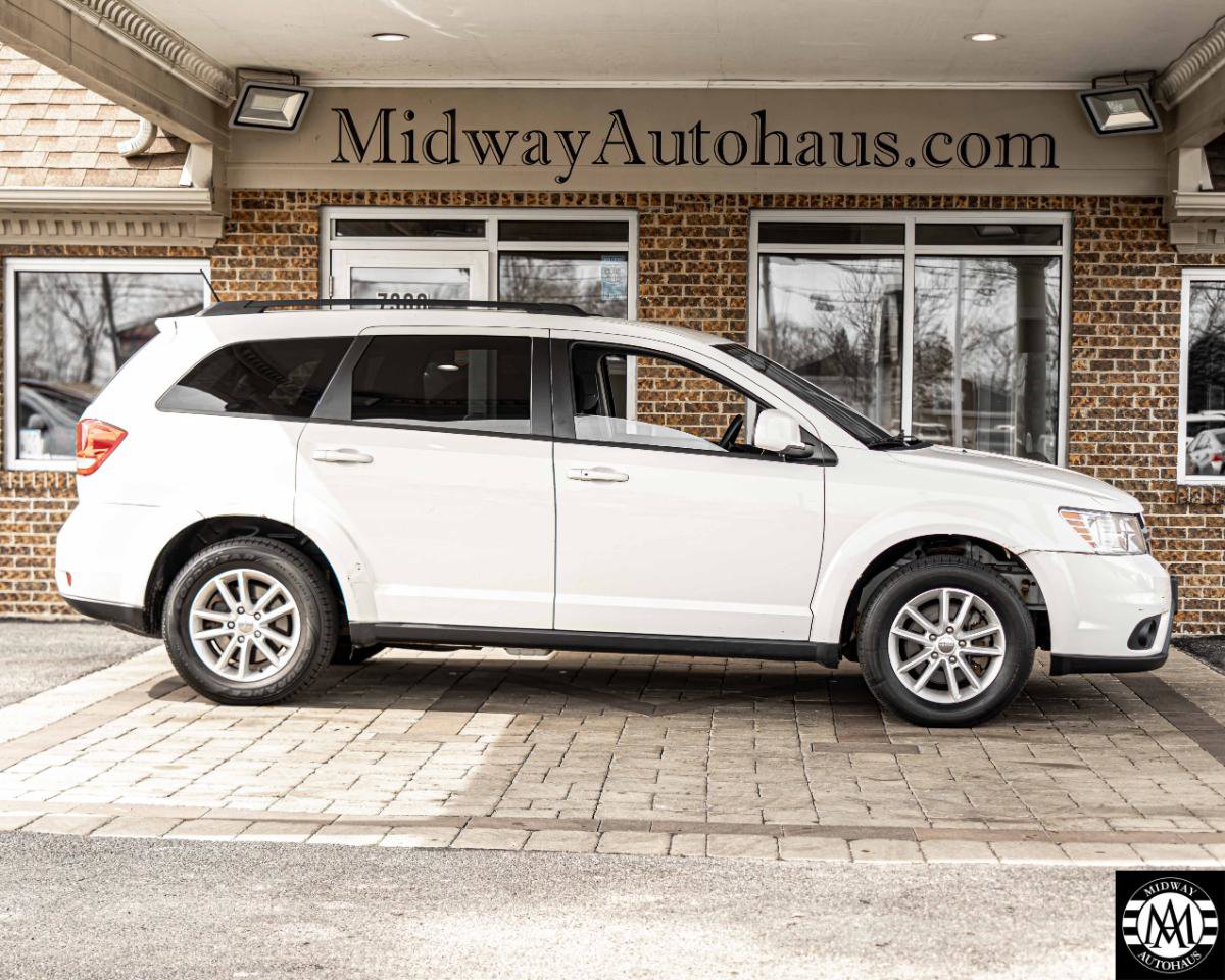 Used 2015 Dodge Journey SXT w/ Flexible Seating Group image 4