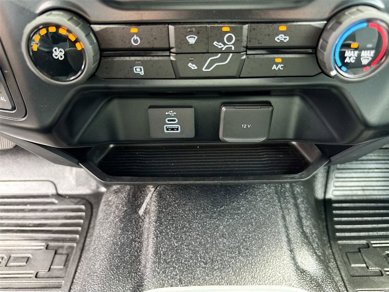 Used 2025 Ford F550 4x4 Crew Cab Super Duty image 13