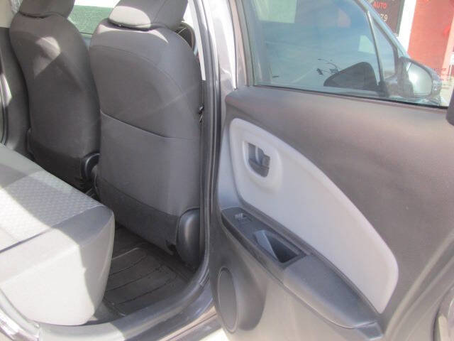 Used 2015 Toyota Yaris L FWD image 15