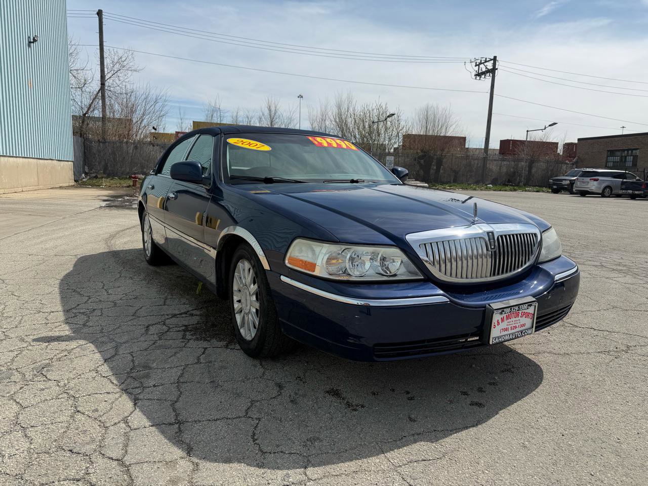 Used 2007 Lincoln Town Car Signature RWD image 2