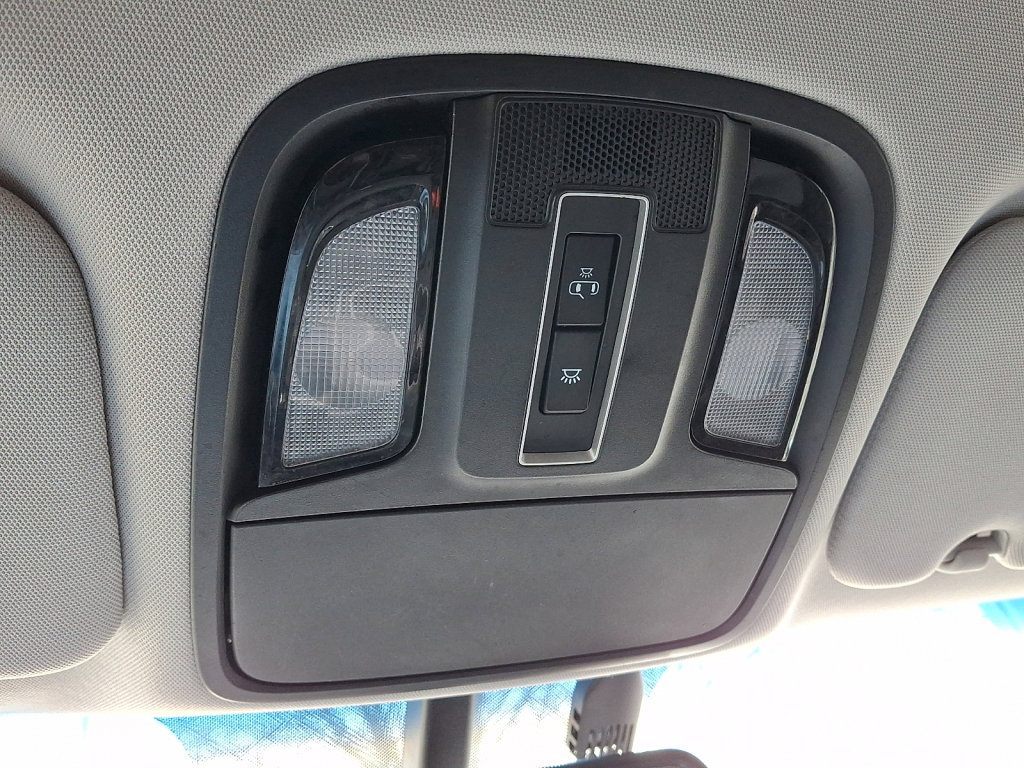 Used 2018 Kia Sorento LX image 30