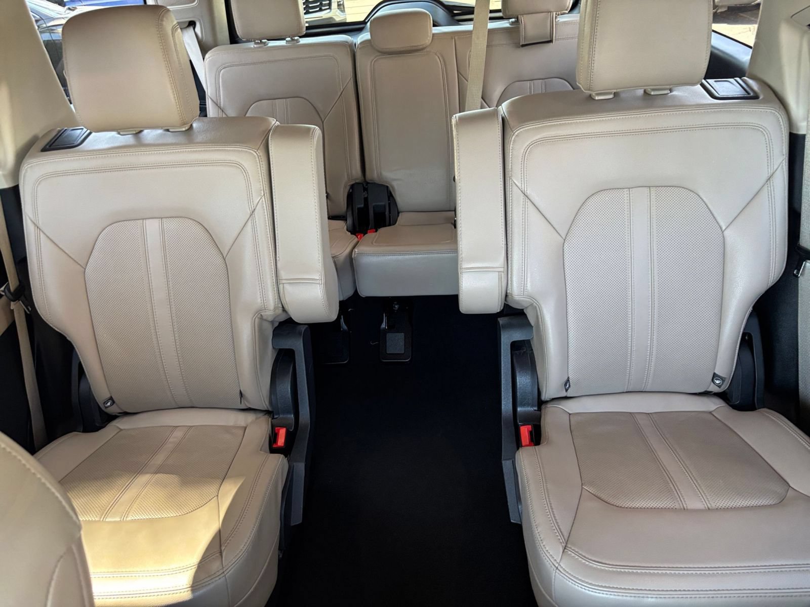 Used 2024 Ford Expedition Limited RWD image 42
