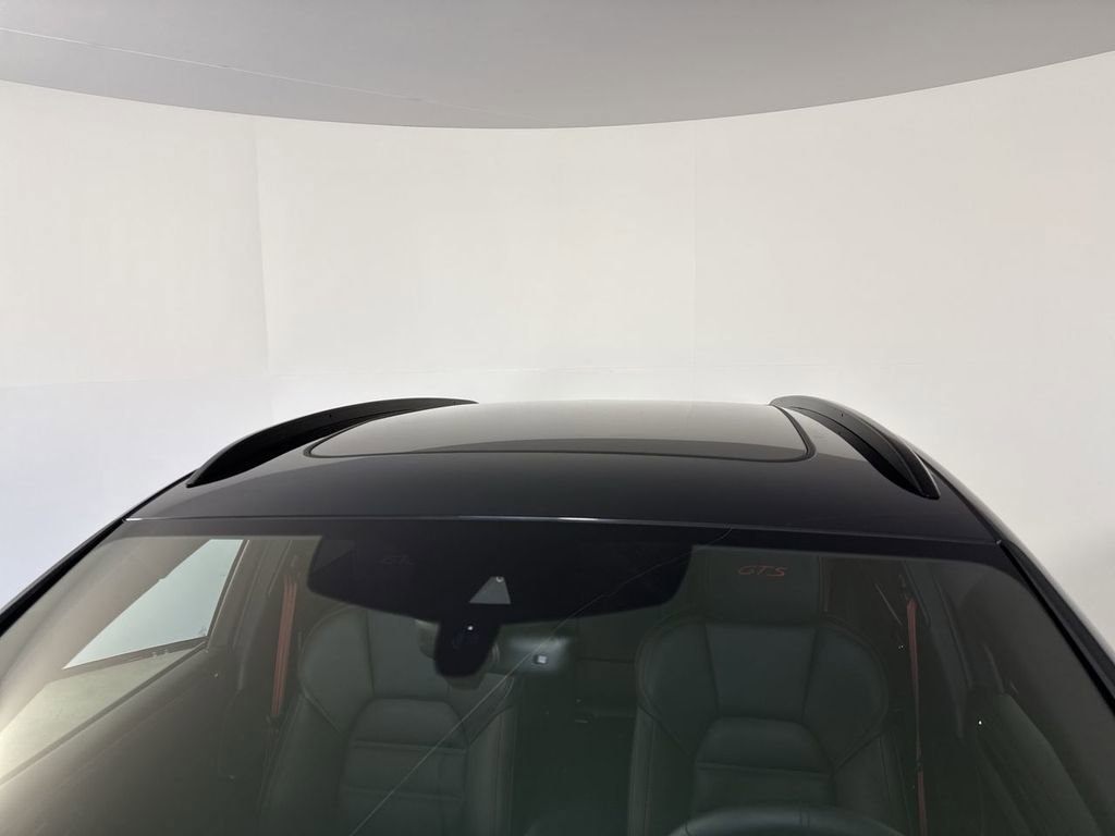 New 2026 Porsche Macan GTS AWD/4WD image 17