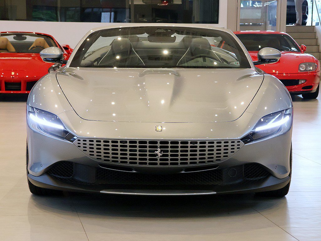 Certified 2026 Ferrari Roma Spider RWD image 21