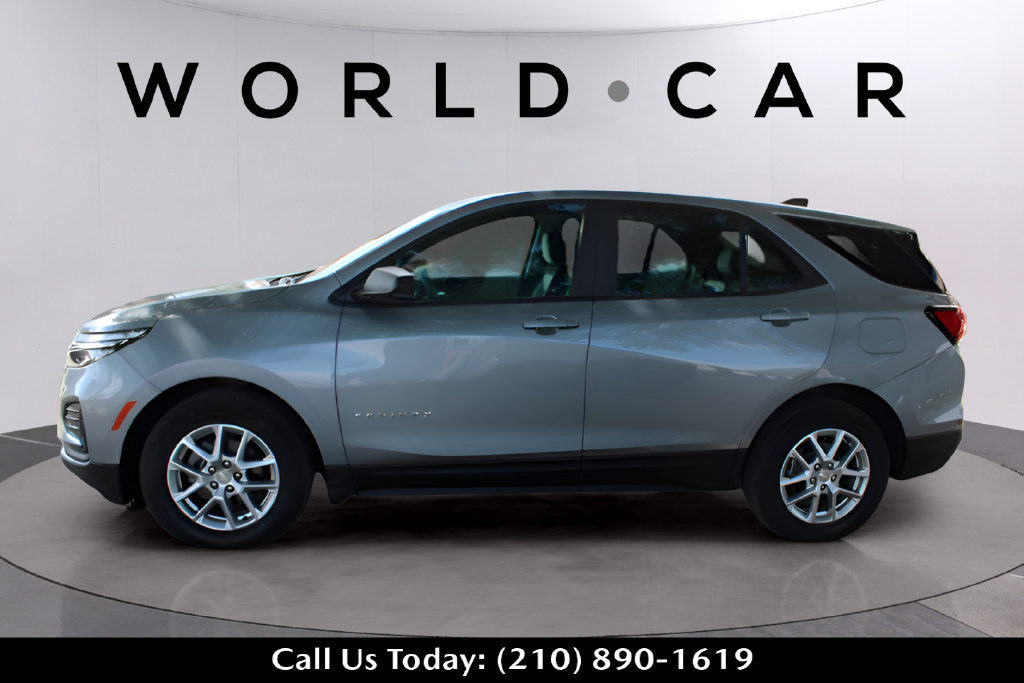 Used 2024 Chevrolet Equinox LS FWD image 4