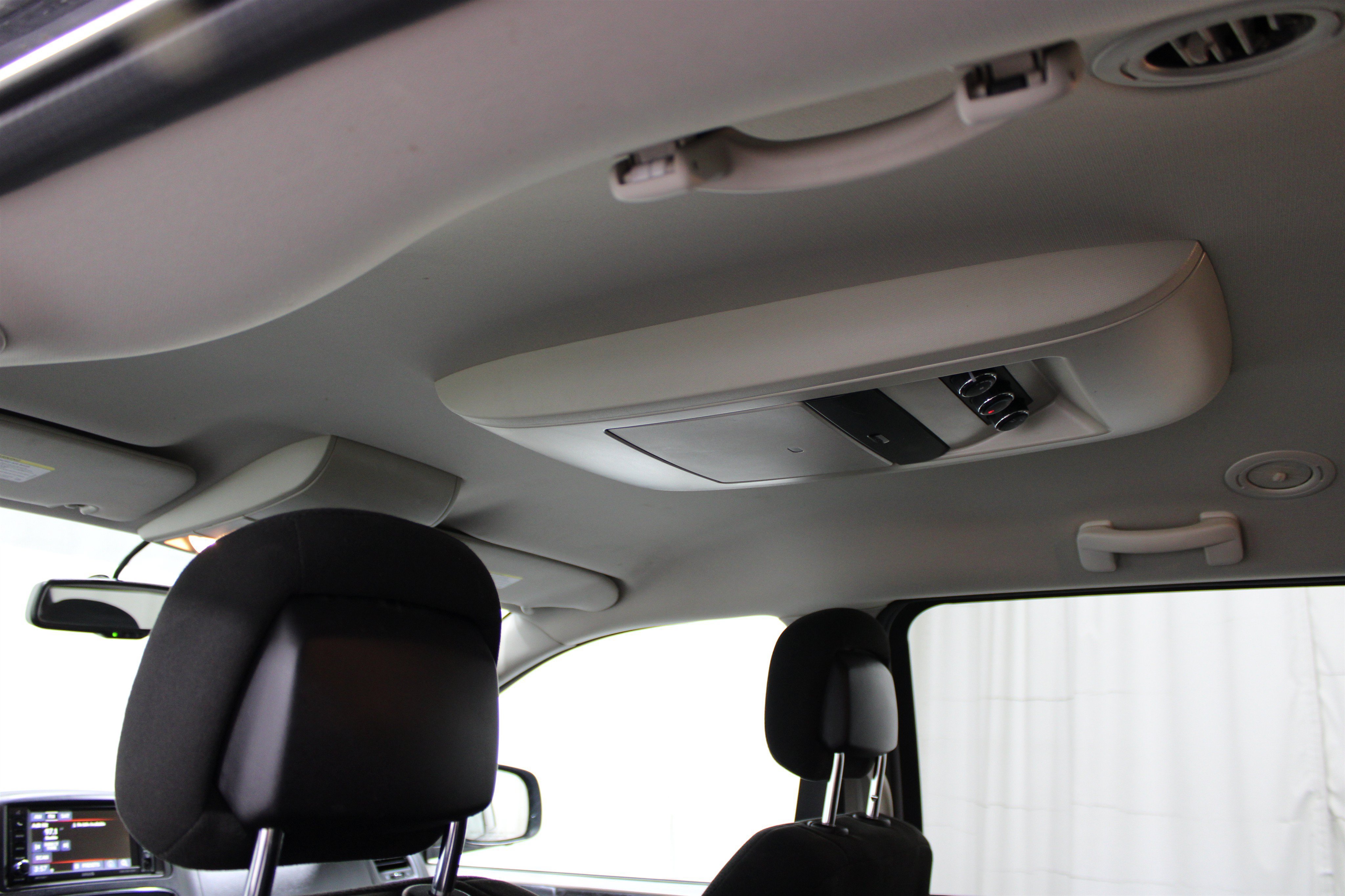 Used 2017 Dodge Grand Caravan SE w/ Power Window Group FWD image 18