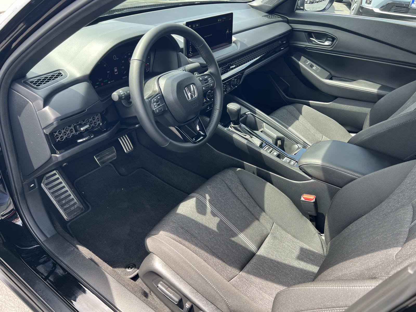 Certified 2025 Honda Accord Sport image 5