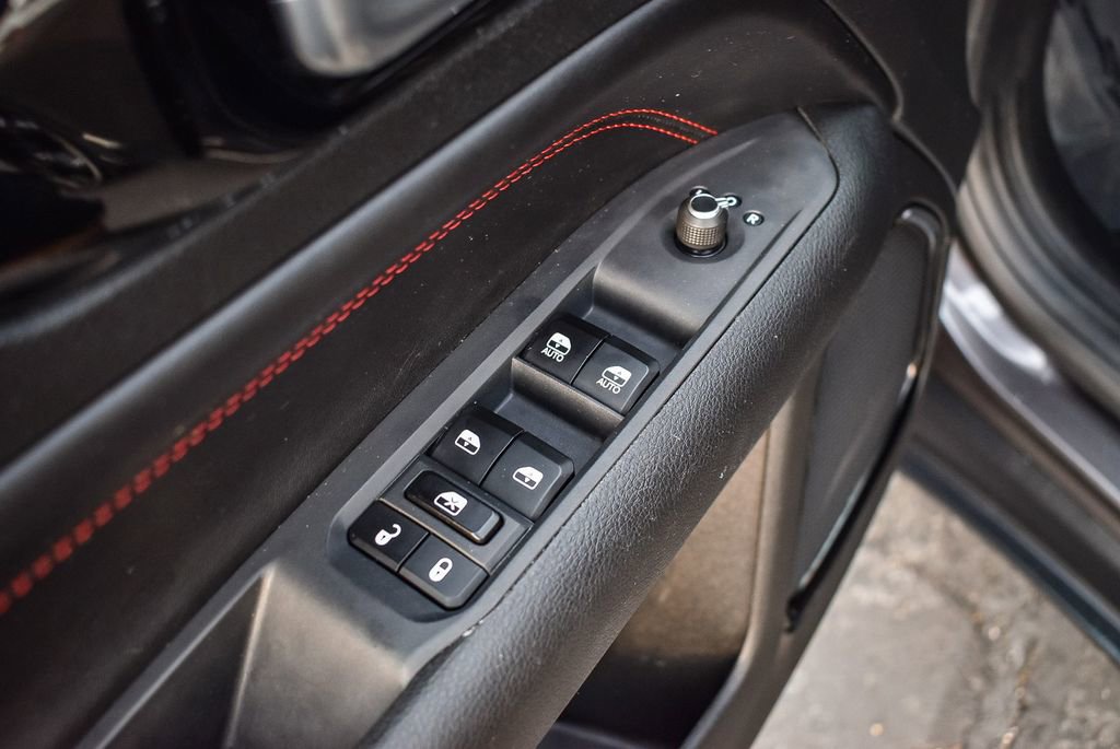 Used 2023 Jeep Compass Trailhawk image 20