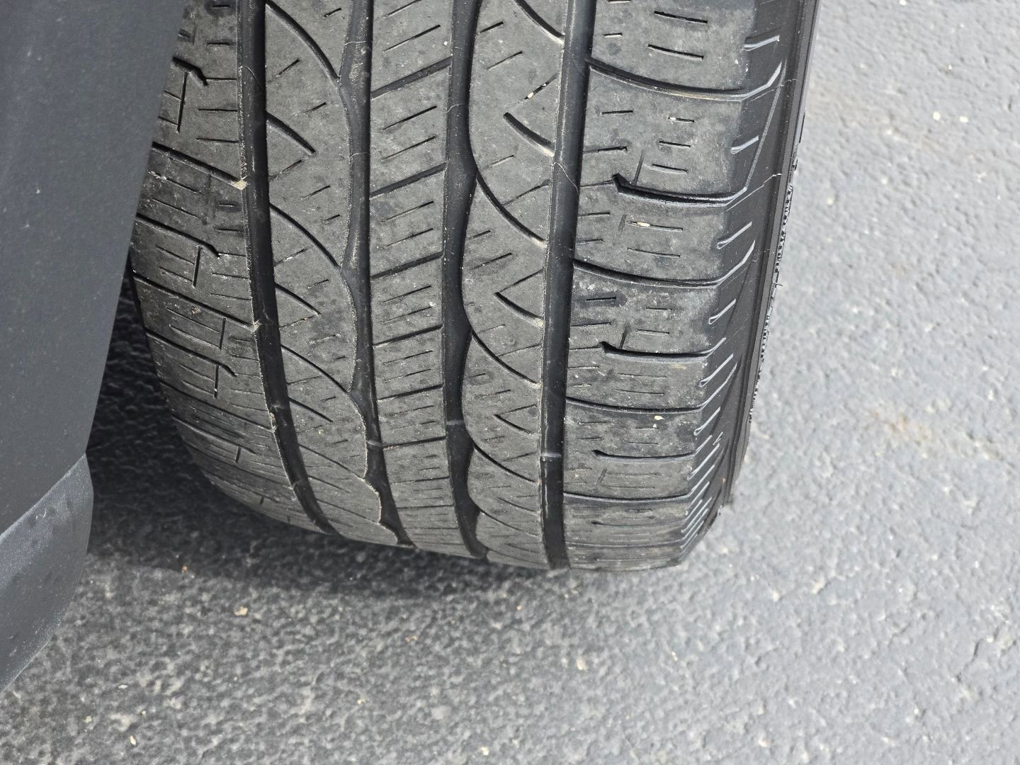 Used 2022 Ford Explorer XLT w/ Equipment Group 202A image 10