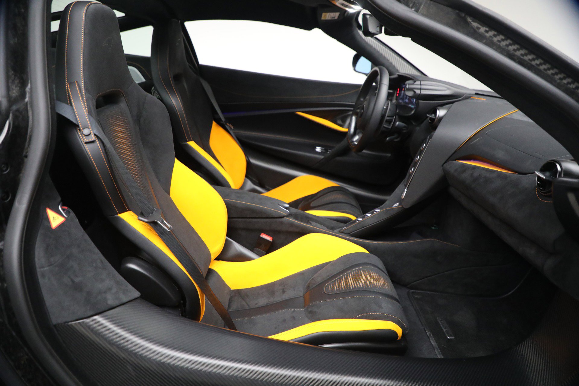 Used 2024 McLaren 750S image 25