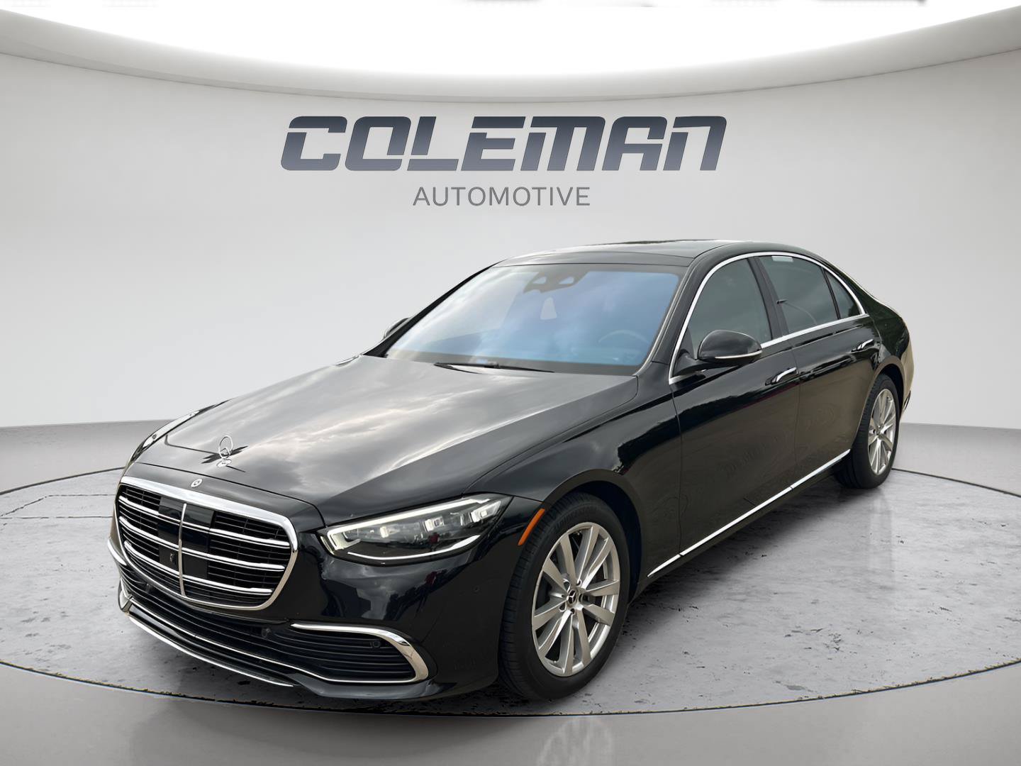 Used 2022 Mercedes-Benz S 500 4MATIC w/ 3D Technology Package image 1