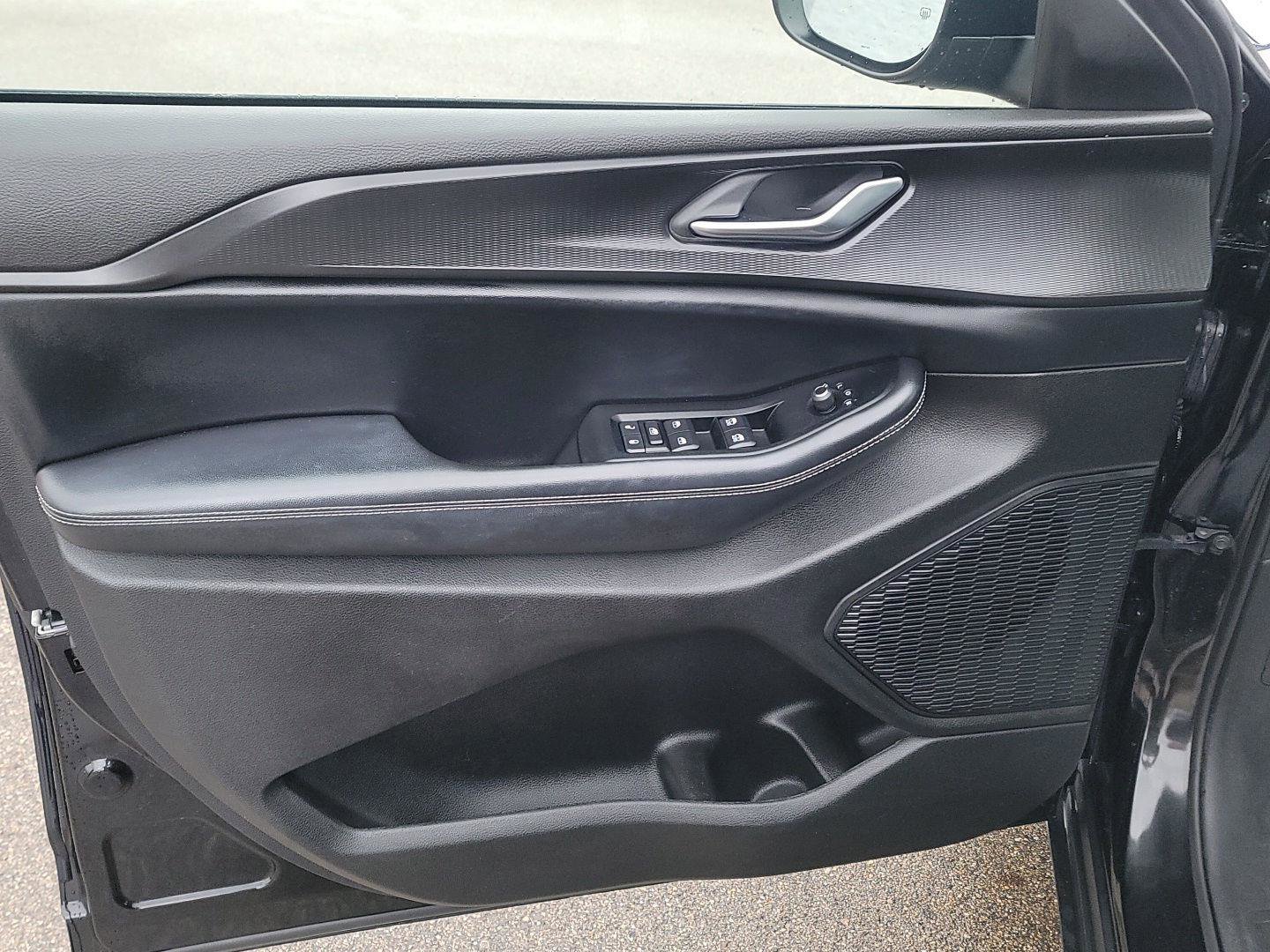 Used 2023 Jeep Grand Cherokee Laredo w/ Luxury Tech Group I image 18