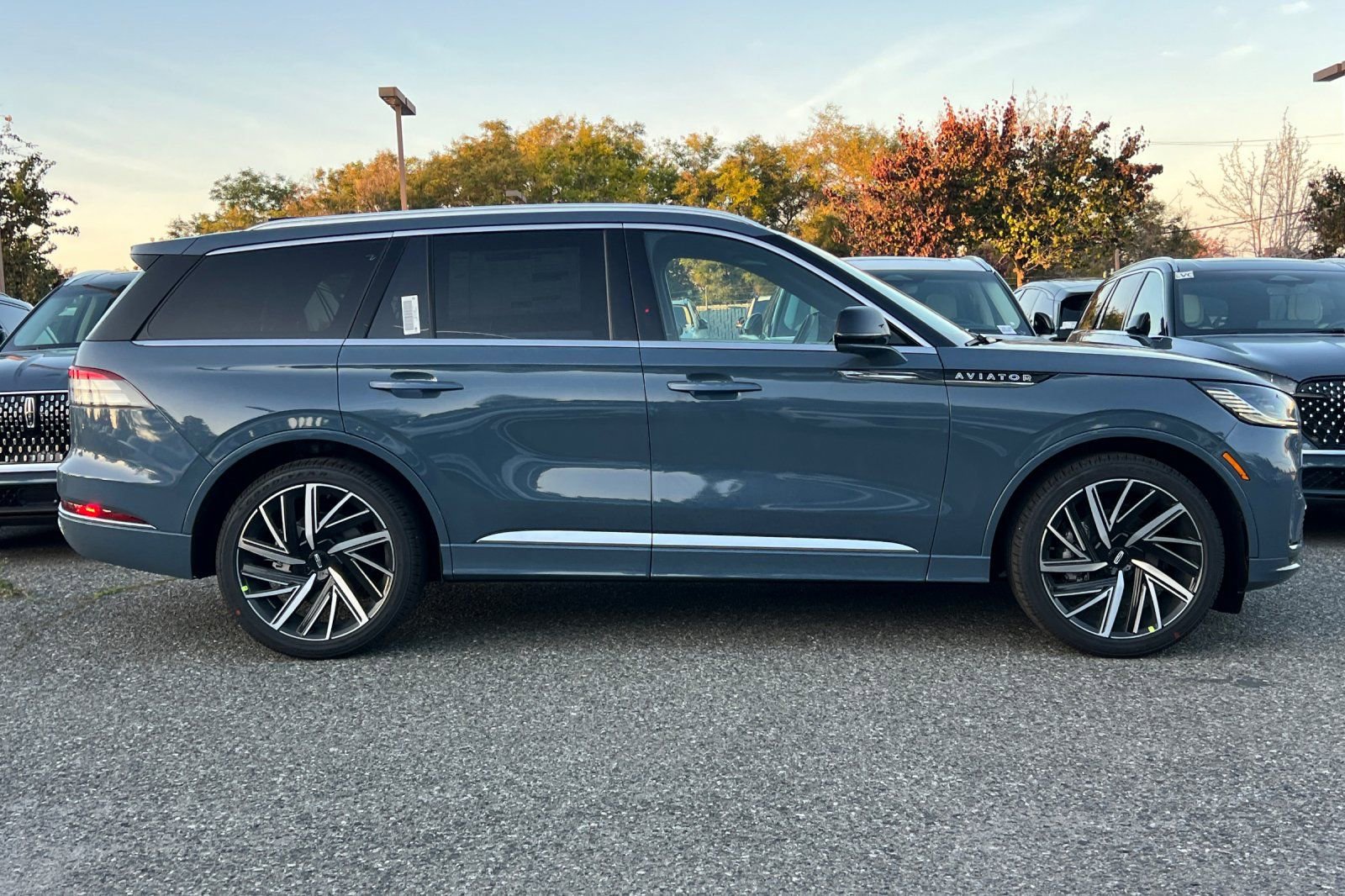New 2026 Lincoln Aviator Black Label w/ Dynamic Handling Package image 4