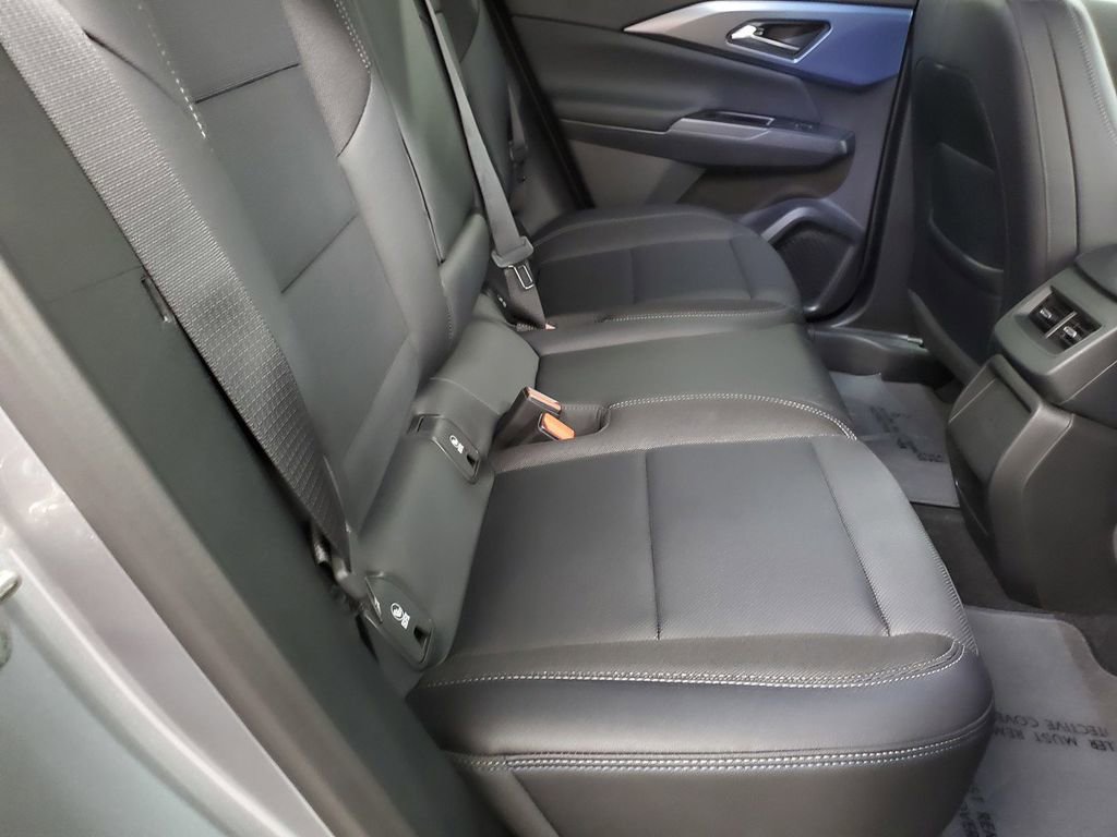 Used 2025 Chevrolet Equinox EV LT image 20