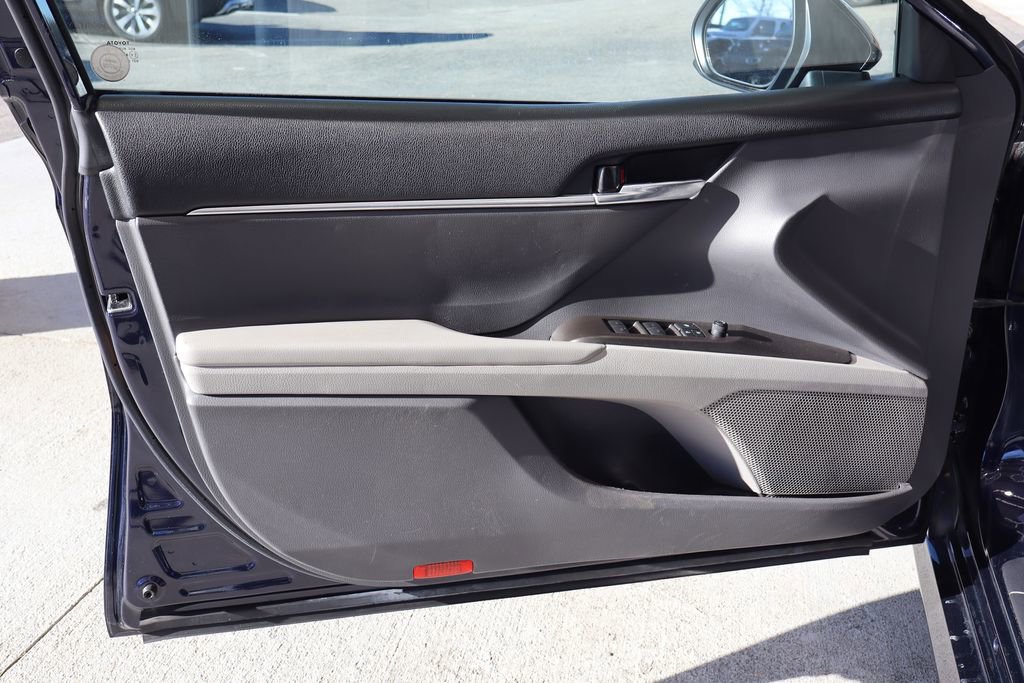 Used 2021 Toyota Camry LE image 15