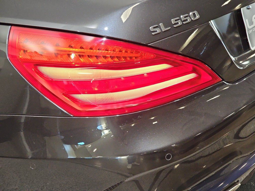 Used 2020 Mercedes-Benz SL 550 image 34