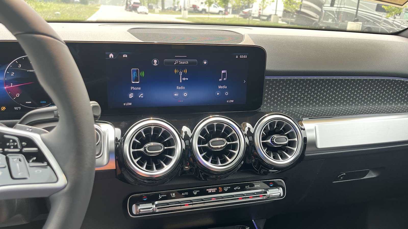 Used 2026 Mercedes-Benz GLB 250 4MATIC image 40