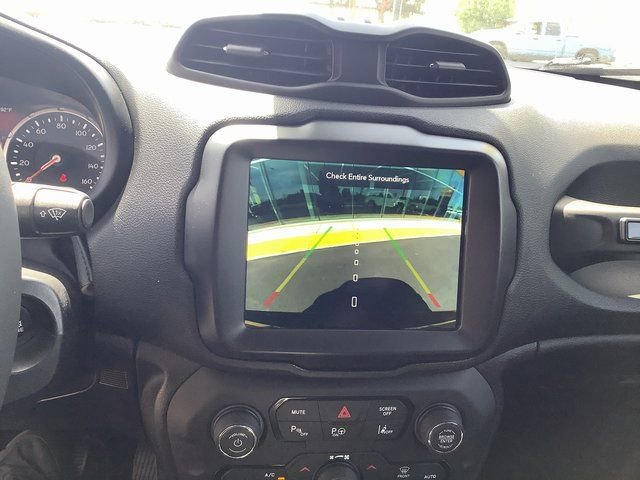Used 2021 Jeep Renegade Latitude w/ Luxury Group II AWD/4WD image 19