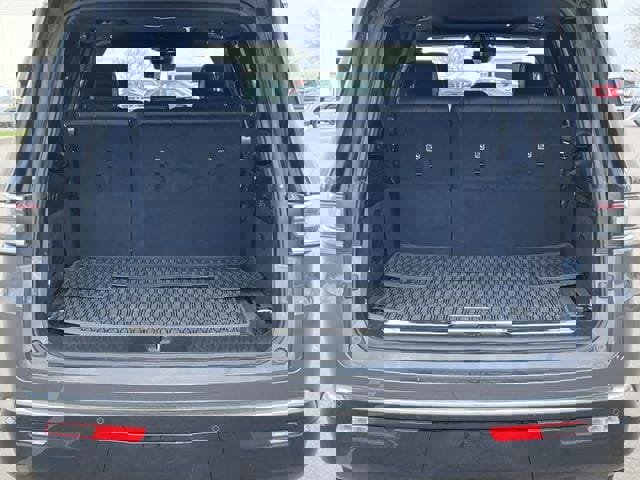 Used 2024 Jeep Grand Wagoneer L Series III image 28