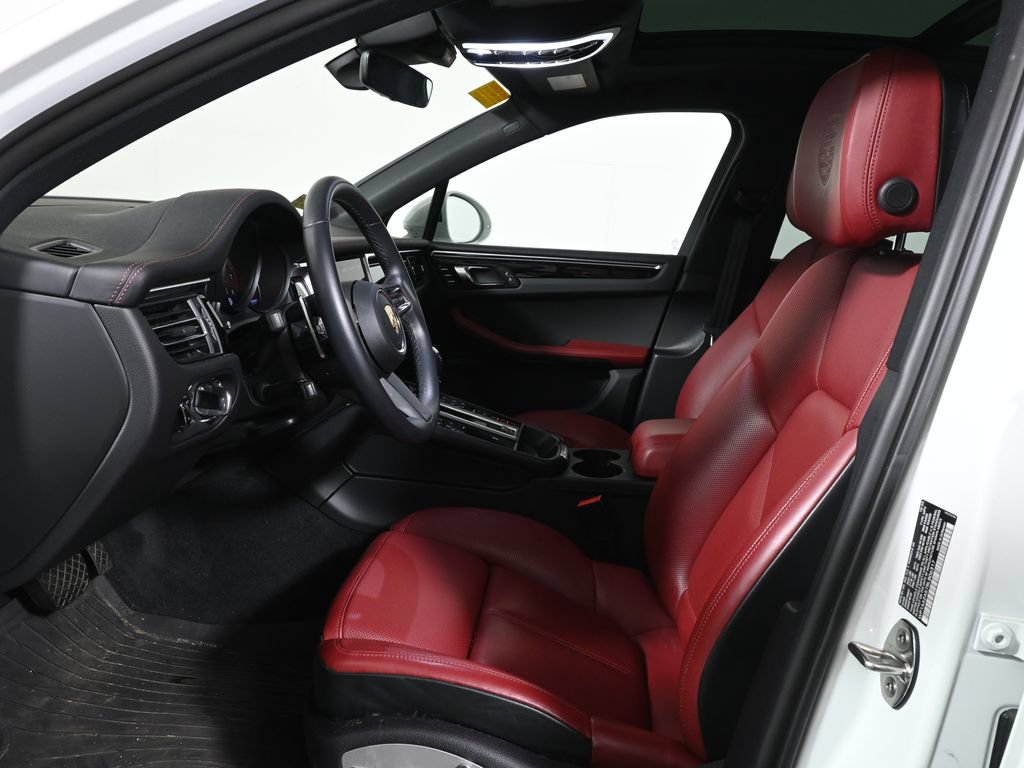Used 2024 Porsche Macan AWD/4WD image 5