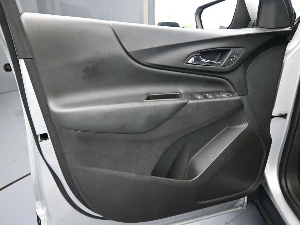 Used 2021 Chevrolet Equinox LT FWD image 16