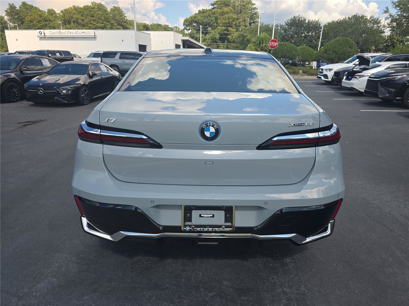 Certified 2023 BMW i7 xDrive60 w/ Luxury Rear Seating Package AWD/4WD image 3