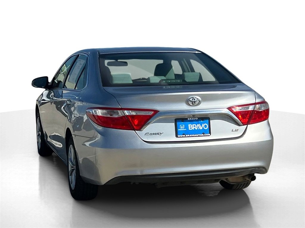 Used 2015 Toyota Camry LE image 7