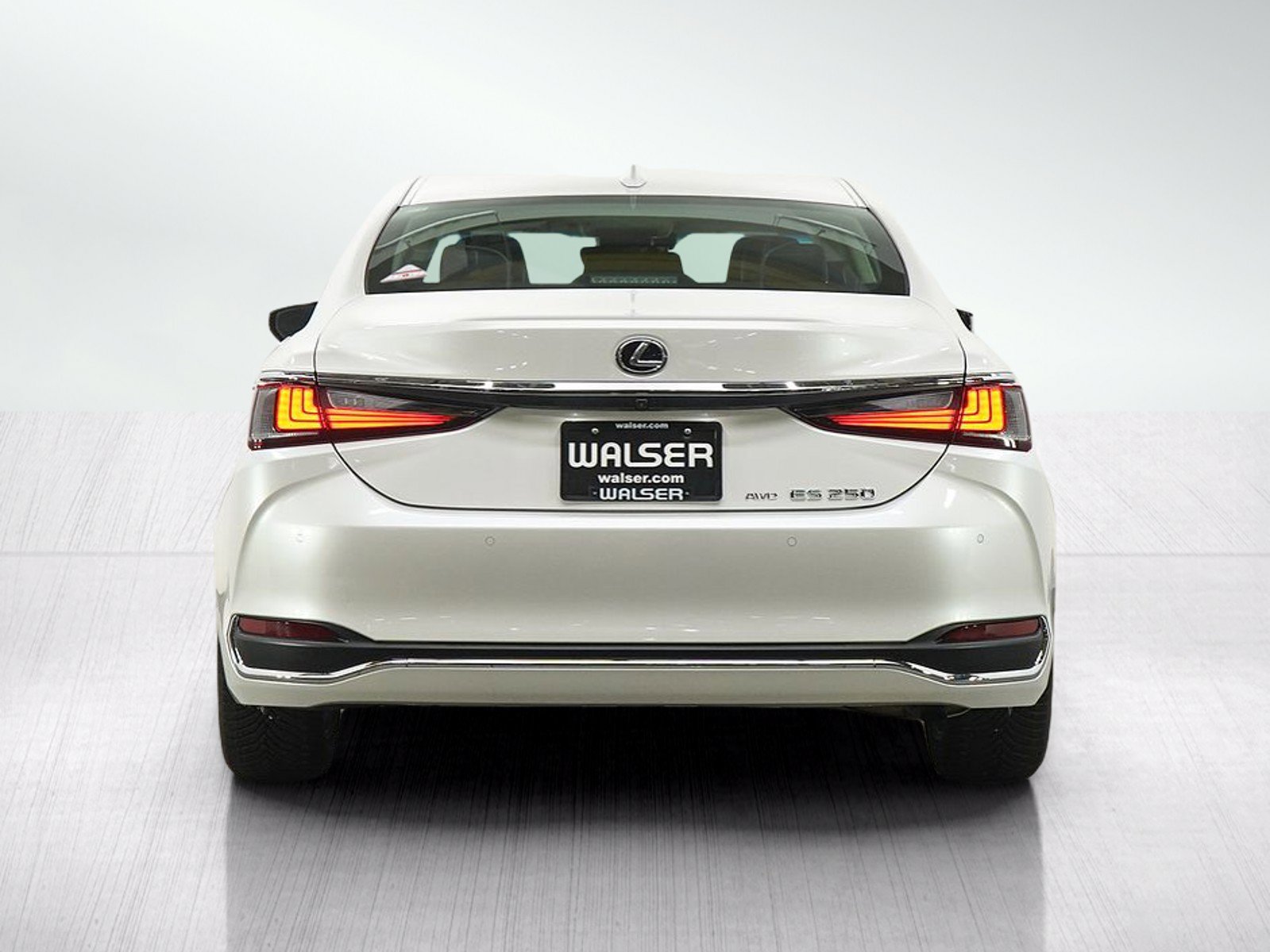 Used 2022 Lexus ES 250 w/ Premium Package AWD/4WD image 4