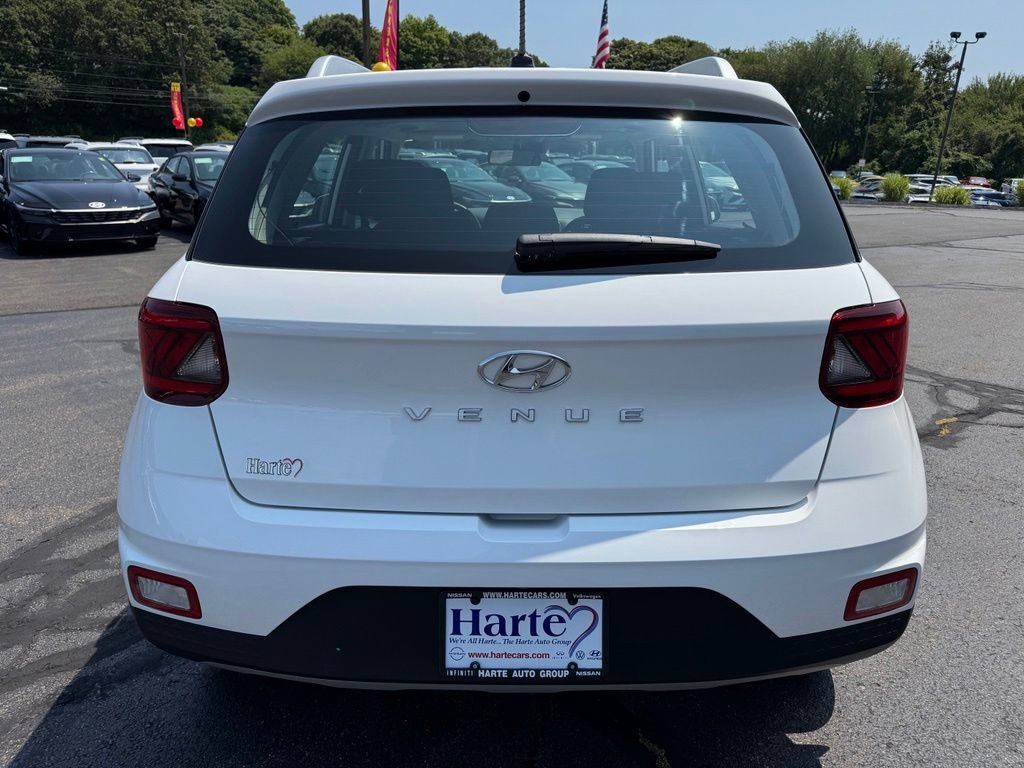 Certified 2026 Hyundai Venue SEL FWD image 6