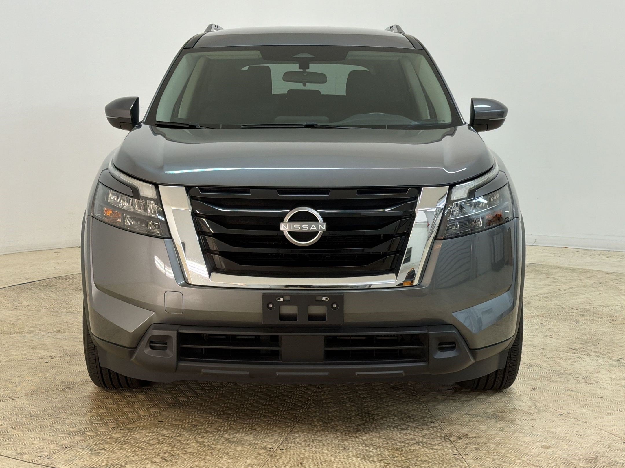 Used 2025 Nissan Pathfinder SV AWD/4WD image 6