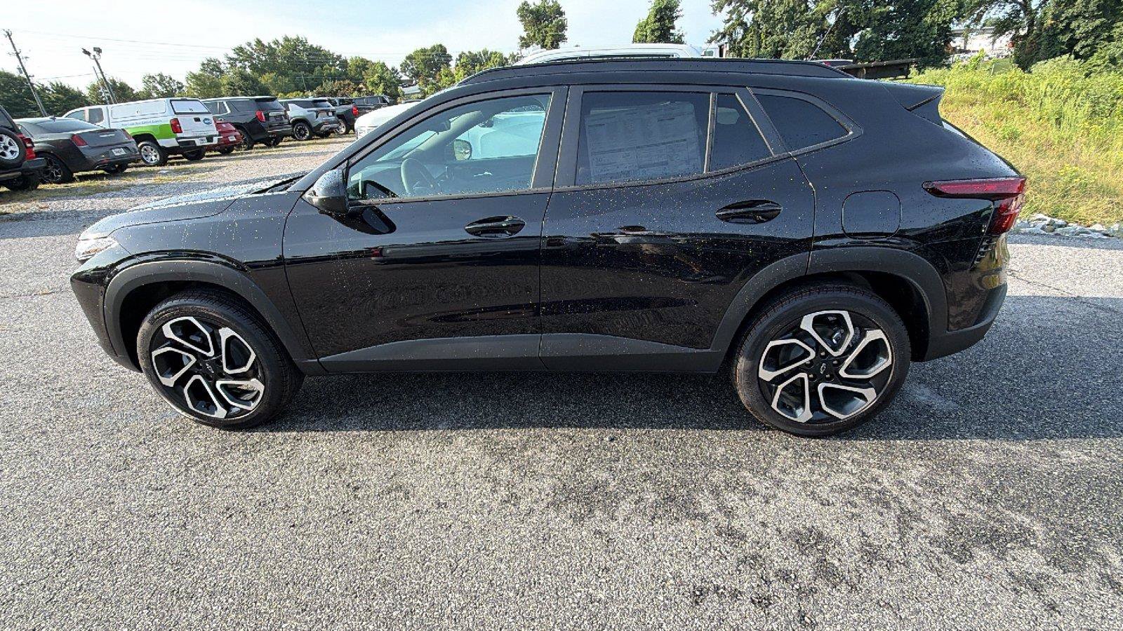 New 2026 Chevrolet Trax RS w/ Sunroof Package FWD image 13