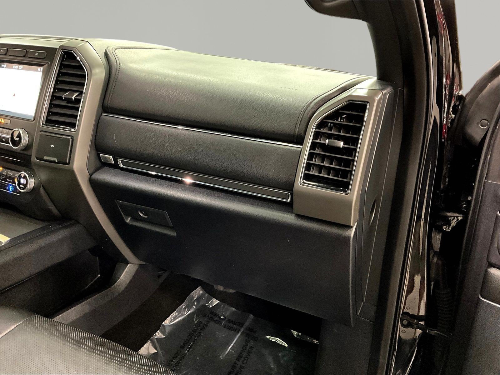 Used 2018 Ford Expedition Max XLT w/ Equipment Group 202A AWD/4WD image 27