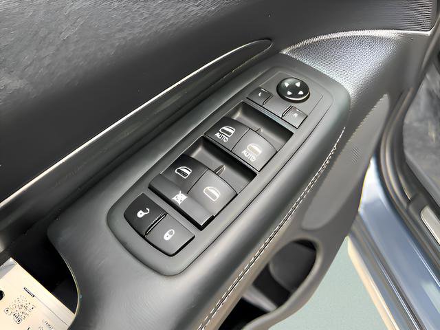 Used 2021 Dodge Durango Citadel w/ Technology Group AWD/4WD image 9