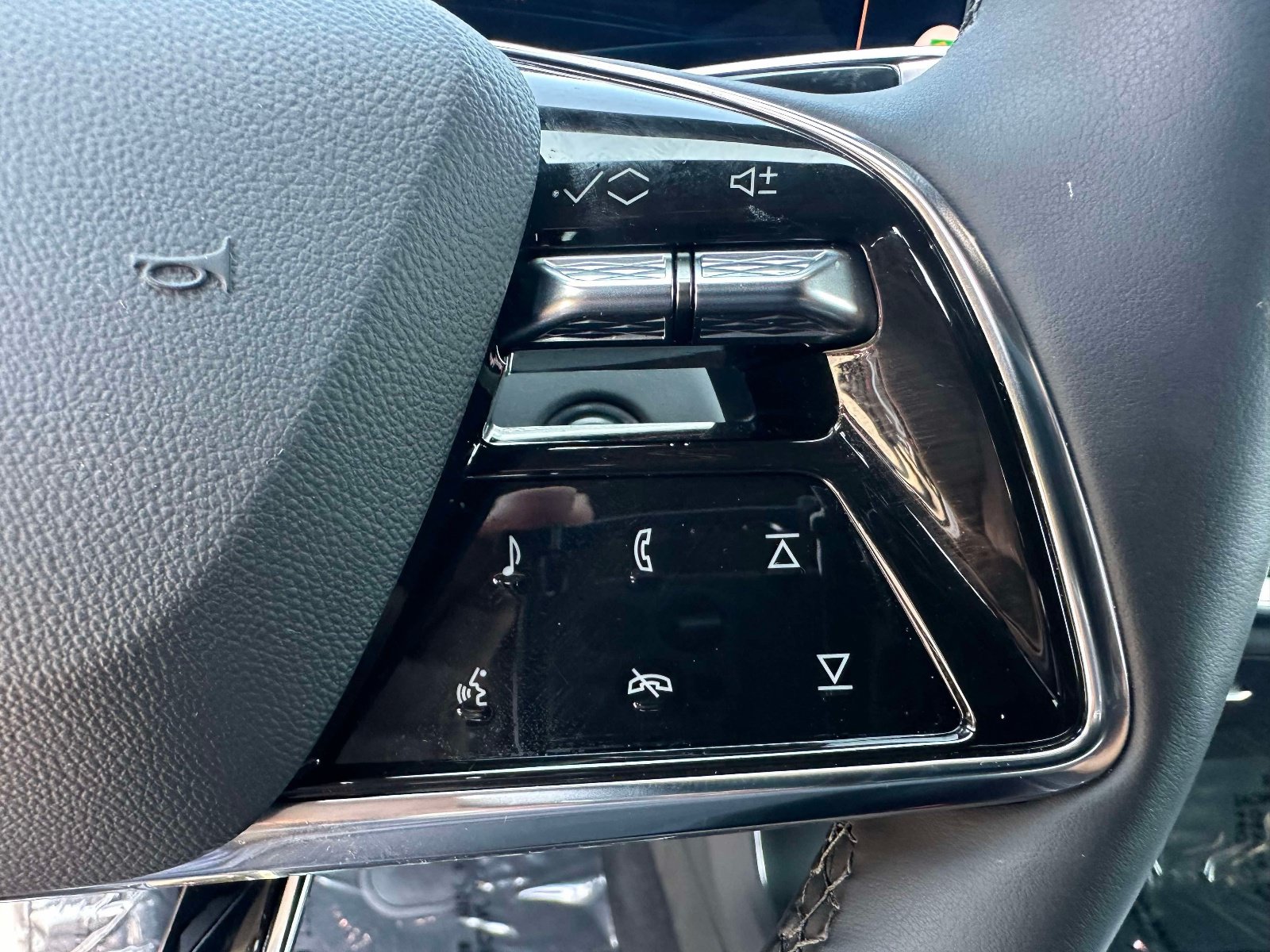 Certified 2025 Cadillac Lyriq Luxury RWD image 16
