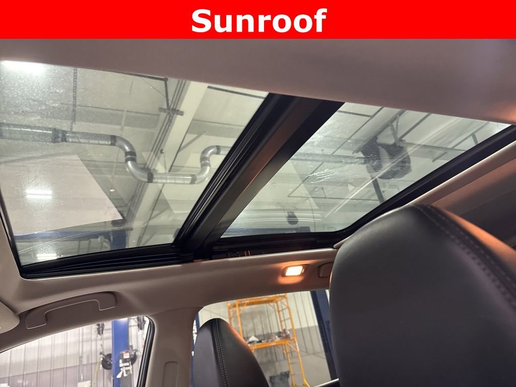 Used 2017 Nissan Rogue SL w/ SL Premium Package image 3