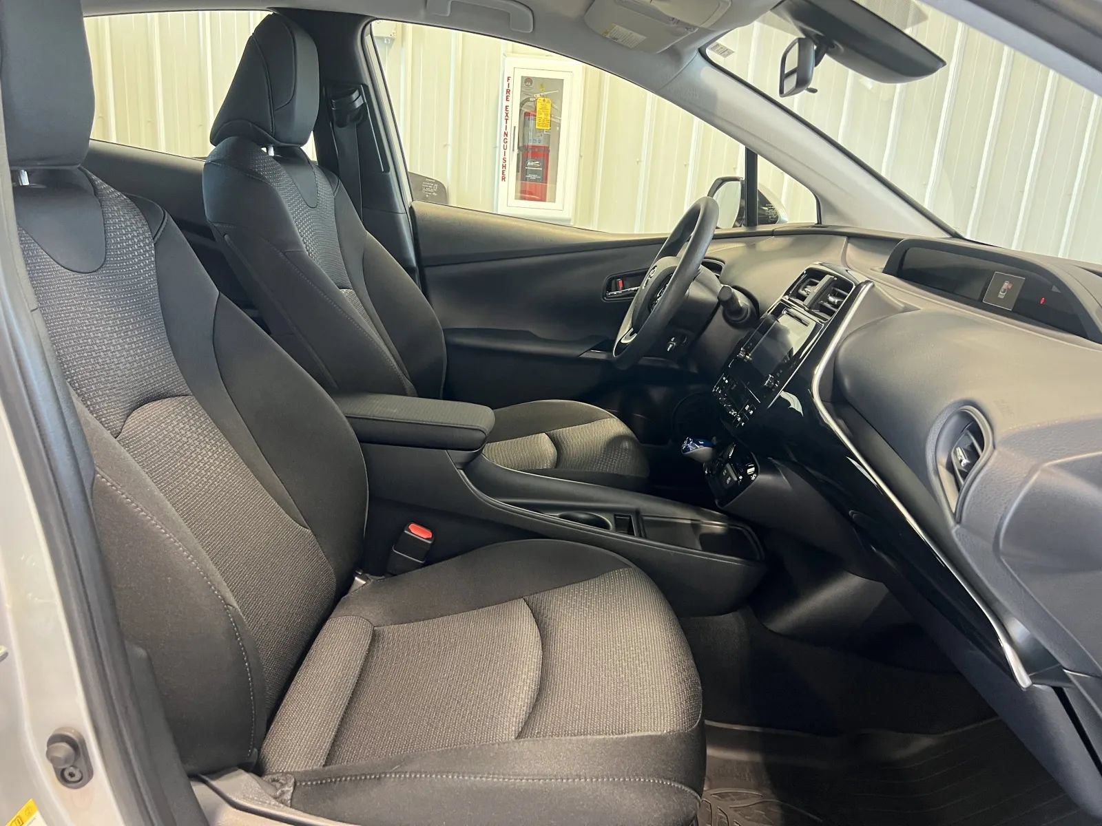 Used 2019 Toyota Prius LE FWD image 28