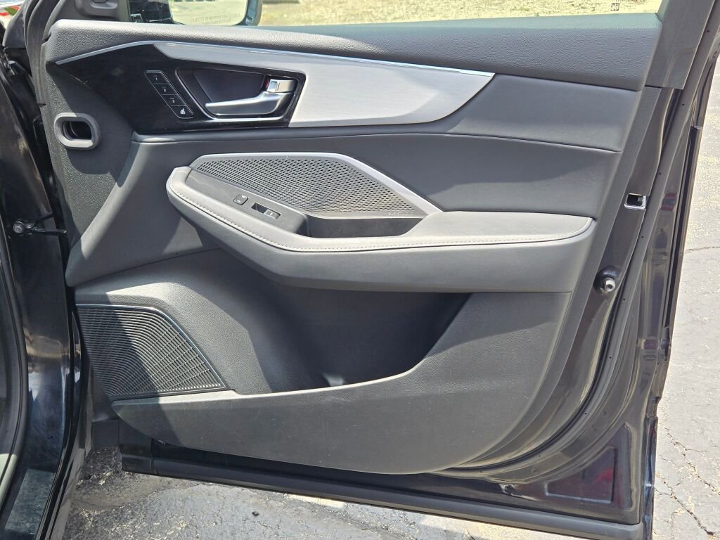 Used 2023 Acura MDX SH-AWD w/ Technology Package image 10