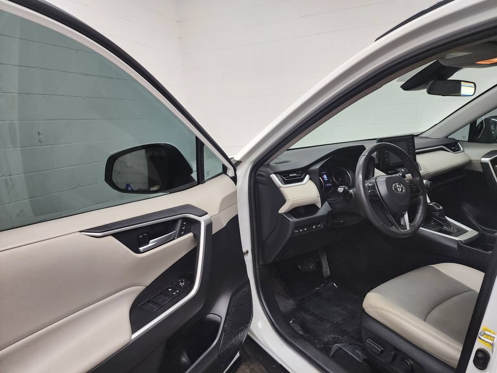 Used 2020 Toyota RAV4 XLE Premium AWD/4WD image 11