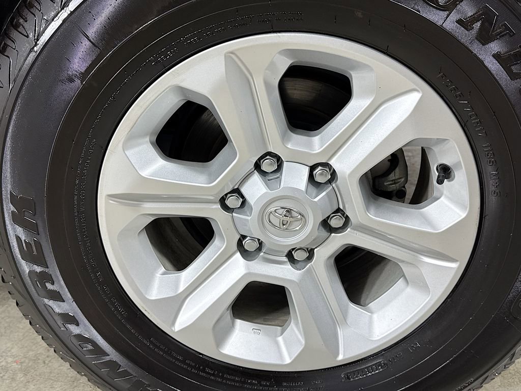 Used 2024 Toyota 4Runner SR5 Premium image 31