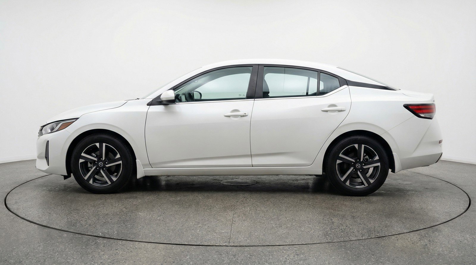 Used 2025 Nissan Sentra SV FWD image 5