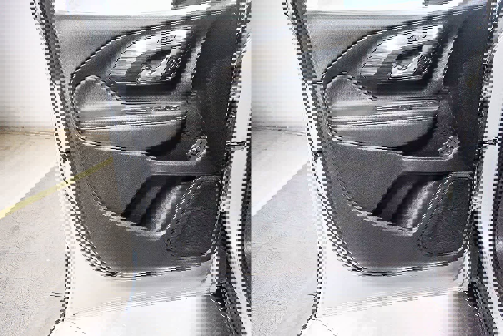 Used 2022 GMC Terrain SLT image 22