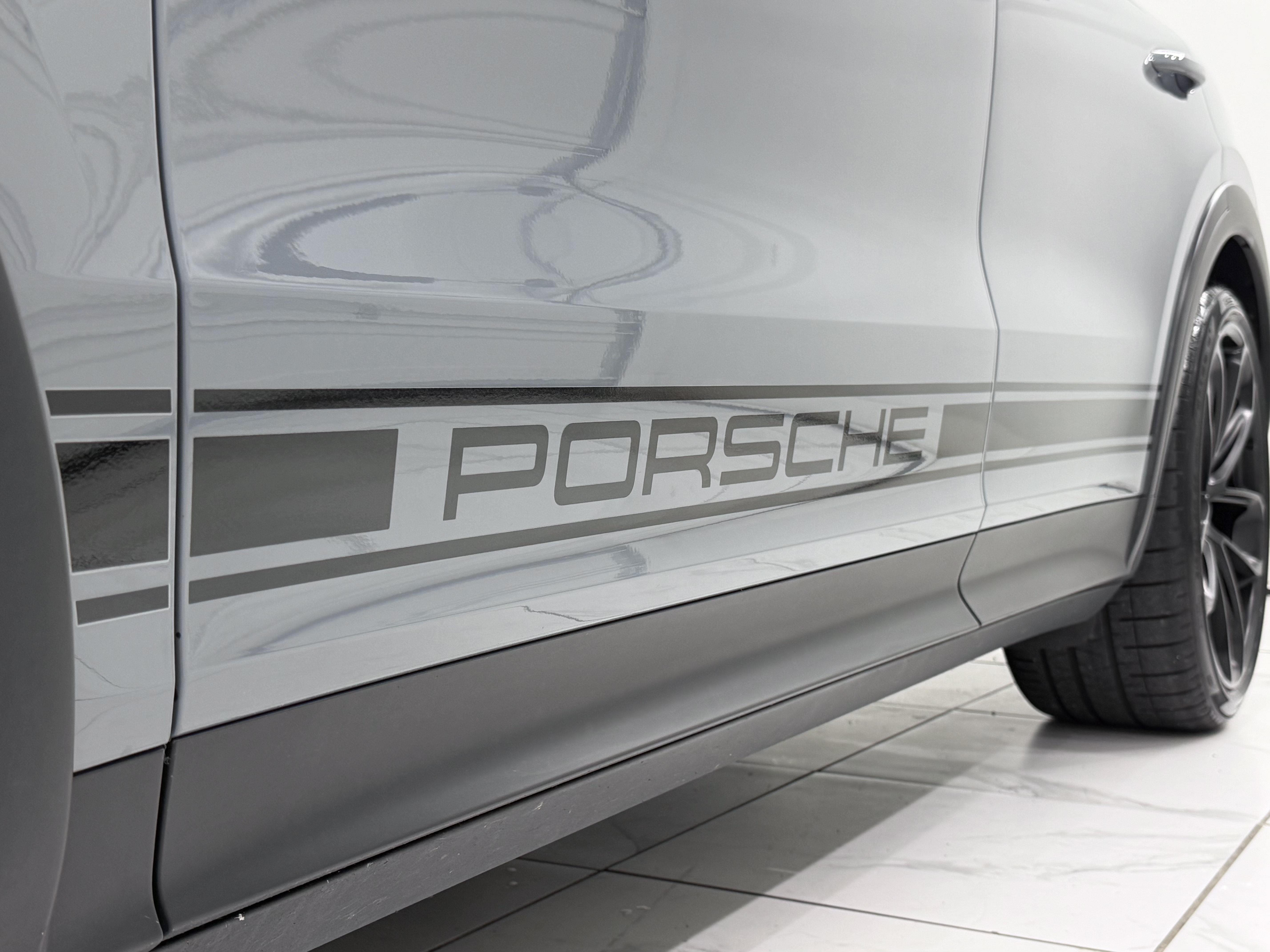 Certified 2022 Porsche Cayenne Turbo GT AWD/4WD image 21
