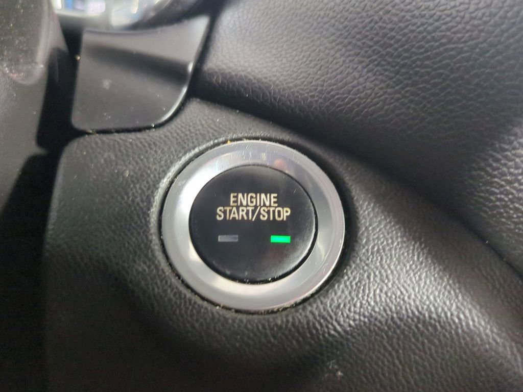 Used 2020 Chevrolet Equinox LT w/ Driver Convenience Package image 35