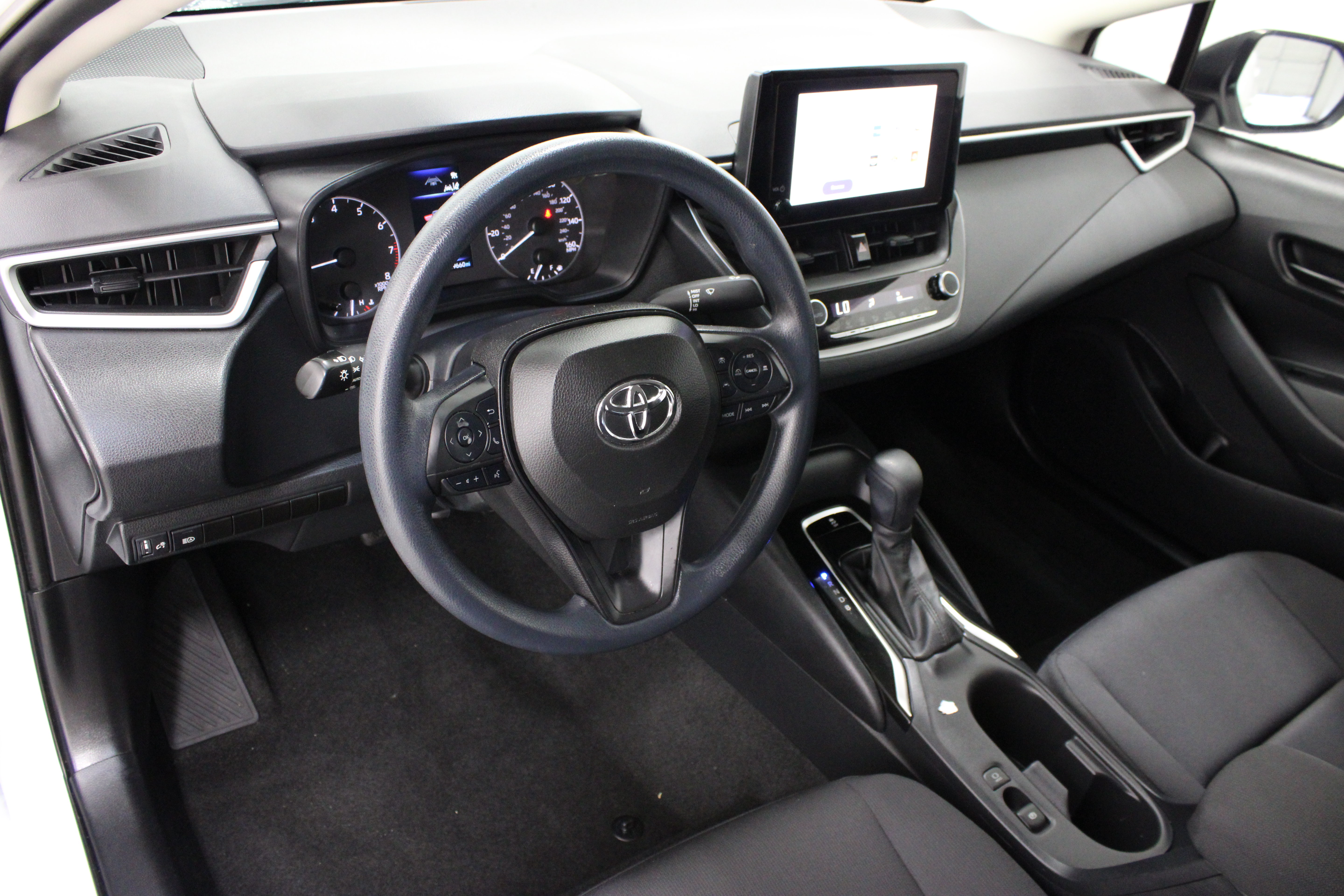 Used 2023 Toyota Corolla LE FWD image 13
