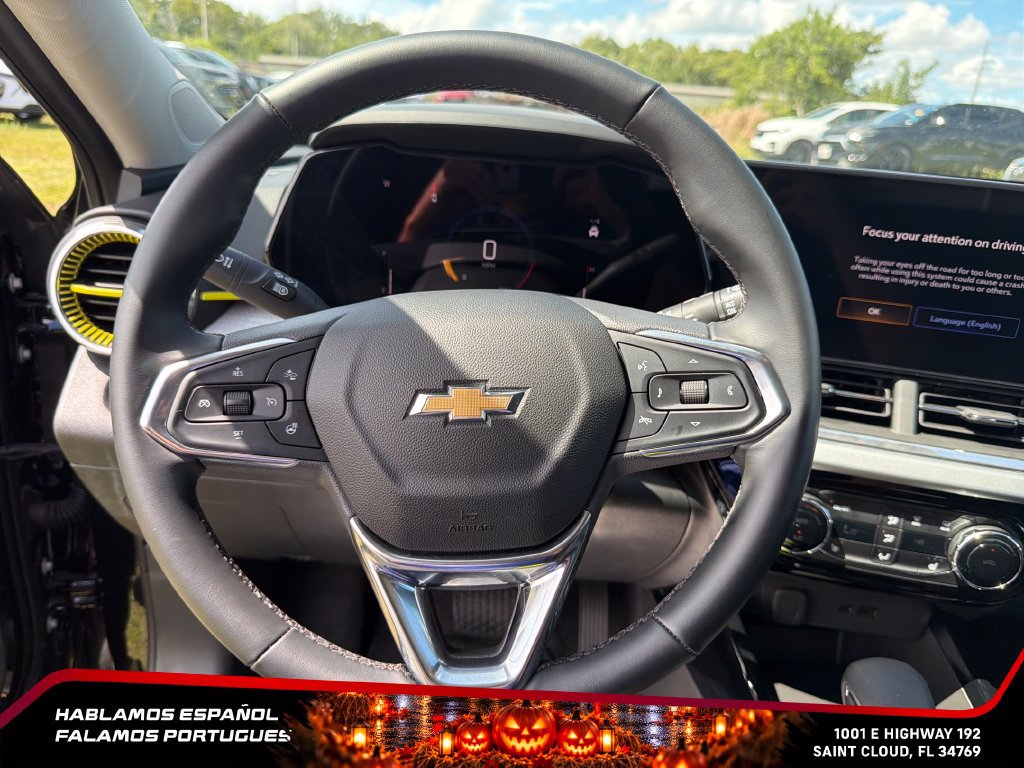 Used 2025 Chevrolet Trax LT w/ Driver Confidence Package FWD image 16