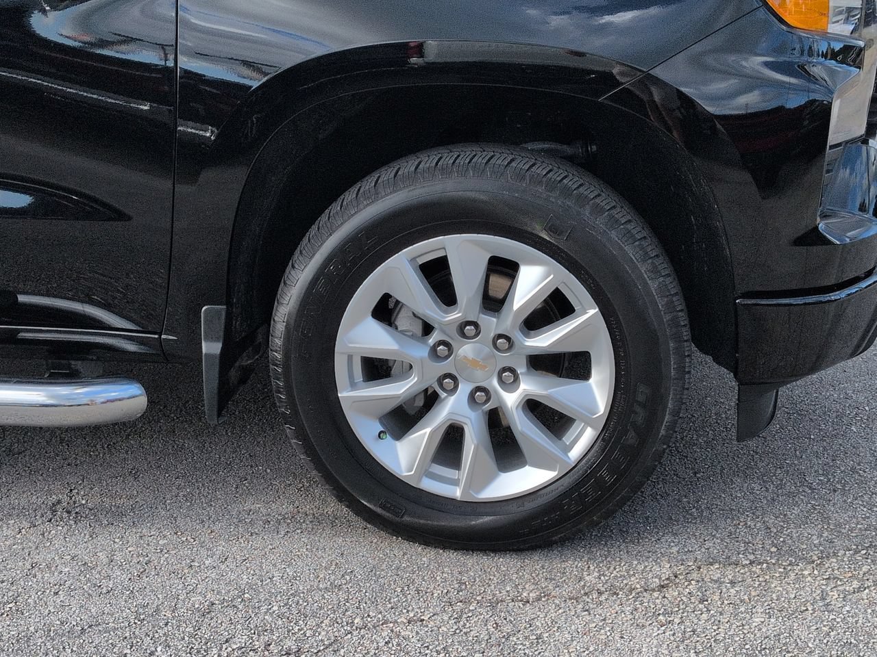 Used 2025 Chevrolet Silverado 1500 Custom RWD image 10