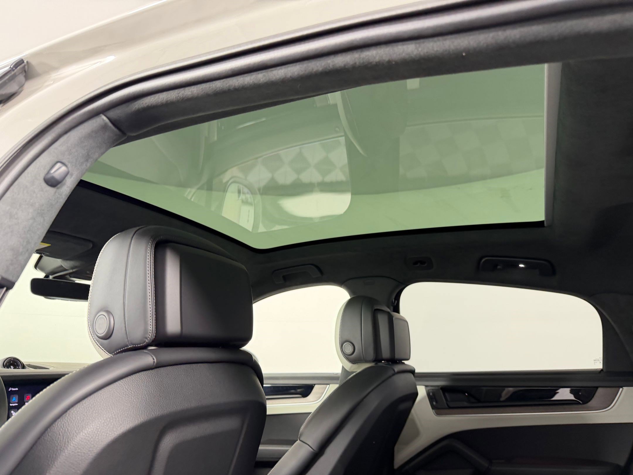 Certified 2024 Porsche Cayenne Turbo image 18