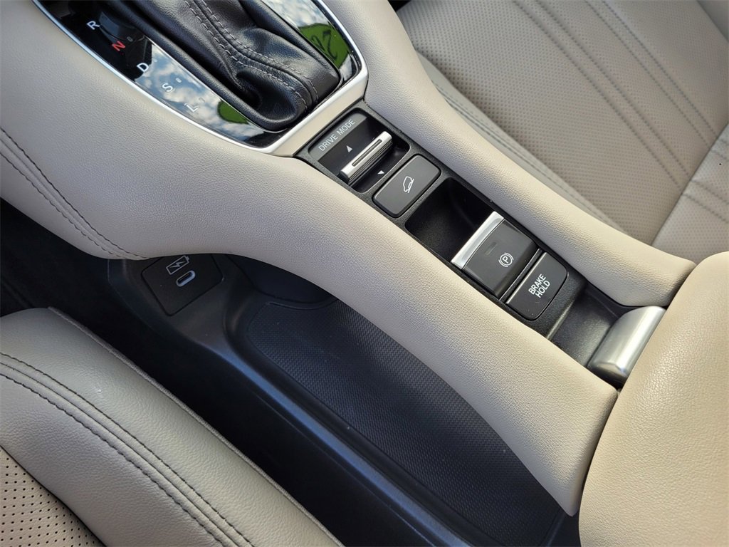Used 2024 Honda HR-V EX-L image 17